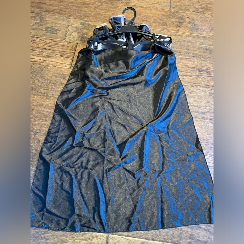 🦇 Batgirl Corset & Cape - Picture 5 of 5